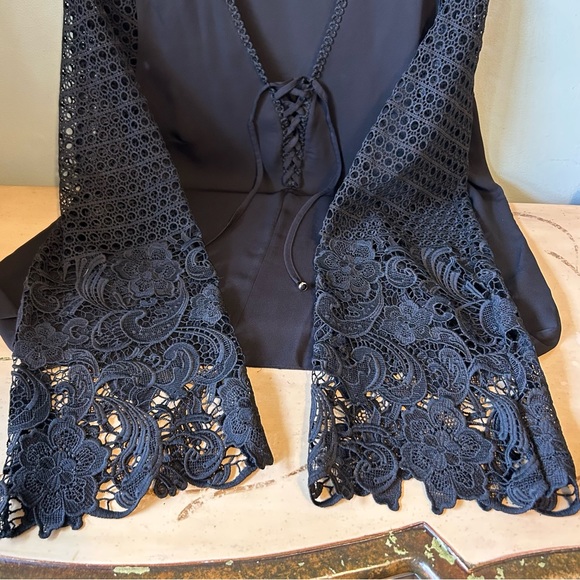 VENUS Large Semi Sheer Black Sexy V neck lace up front Floral Lace bell Sleeve - Picture 5 of 7